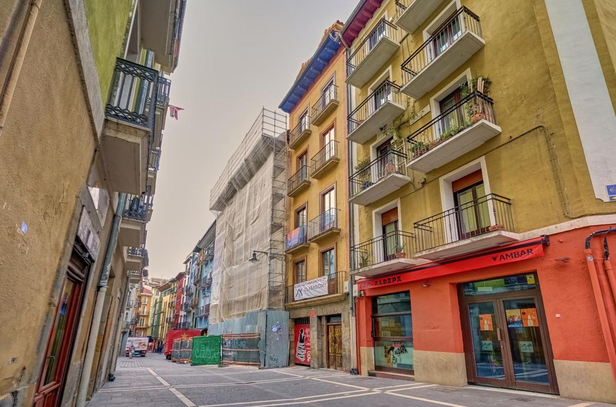 El Navarro Suite By Clabao Pamplona Exterior foto